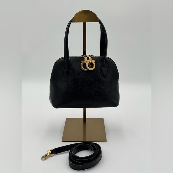 Salvatore Ferragamo Small Crossbody Bag With Signature Closure Black Leather - Picture 1 of 17
